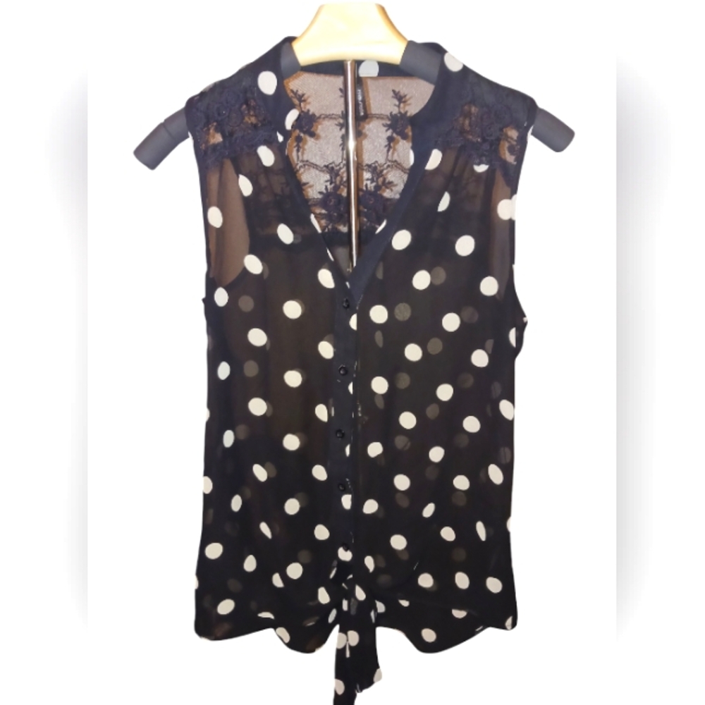 MAURICES Sleeveless Blouse Size Medium